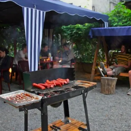 Momotown 호스텔 *